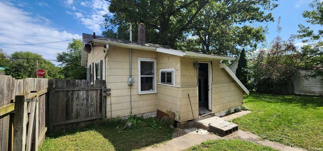 1801 Robinson Street, South Bend, IN 46613