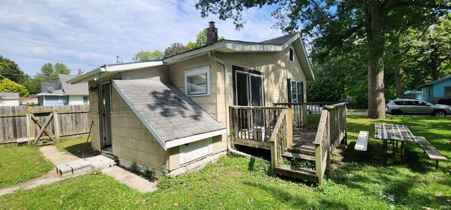 1801 Robinson Street, South Bend, IN 46613