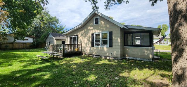 1801 Robinson Street, South Bend, IN 46613