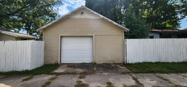 1801 Robinson Street, South Bend, IN 46613