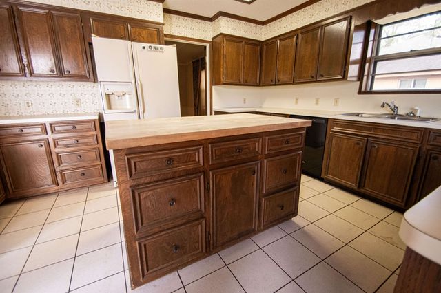 5950 Pinkstaff, Beaumont, TX 77706