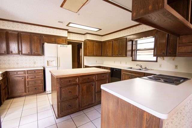 5950 Pinkstaff, Beaumont, TX 77706