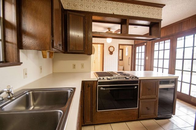 5950 Pinkstaff, Beaumont, TX 77706