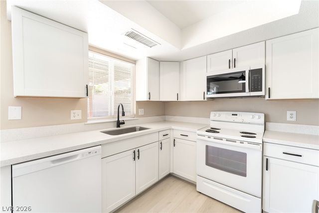 8813 Pavia Drive, Las Vegas, NV 89117