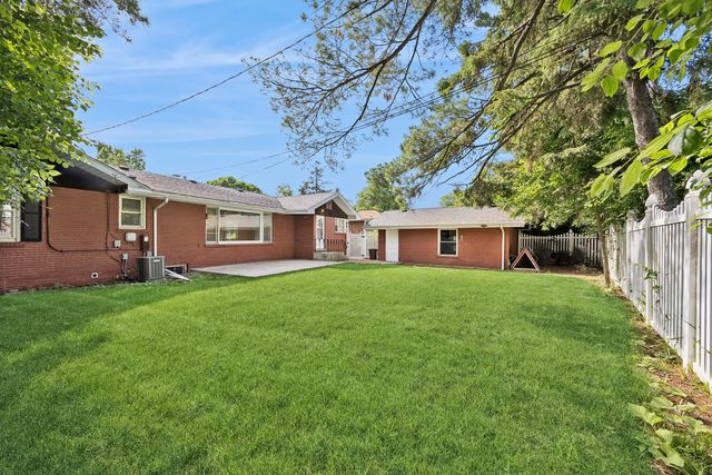 629 Dundee Avenue, Flossmoor, IL 60422