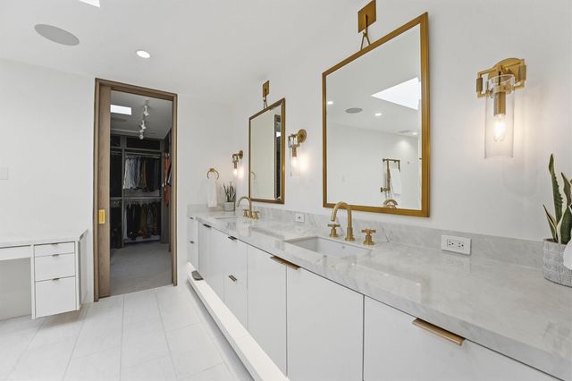 5756 Indian Circle, Houston, TX 77057