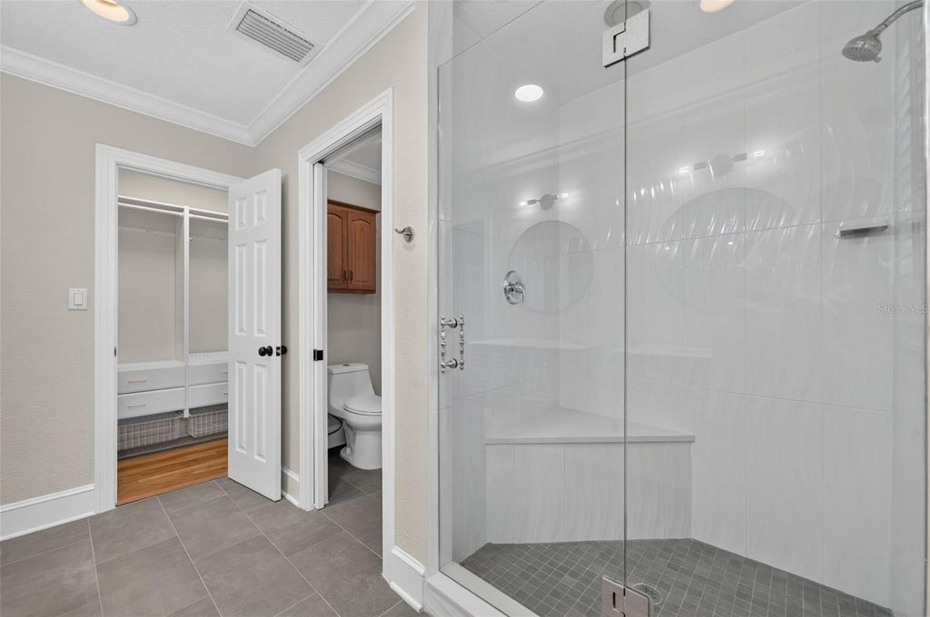 Image 19 of property listing at 1242 E RIDGEWOOD STREET, Orlando, FL 32803