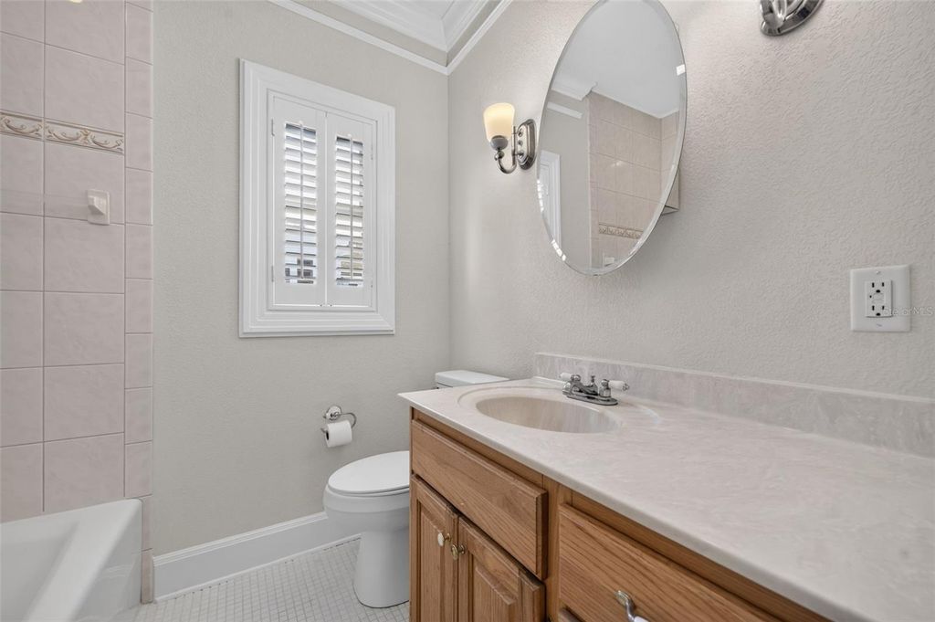 Image 29 of property listing at 1242 E RIDGEWOOD STREET, Orlando, FL 32803