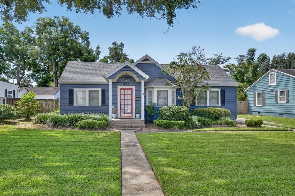 Image 40 of property listing at 1242 E RIDGEWOOD STREET, Orlando, FL 32803