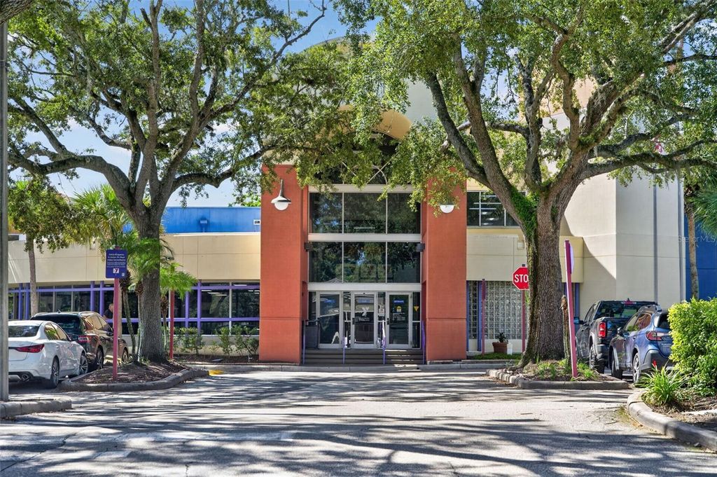 Image 41 of property listing at 1242 E RIDGEWOOD STREET, Orlando, FL 32803