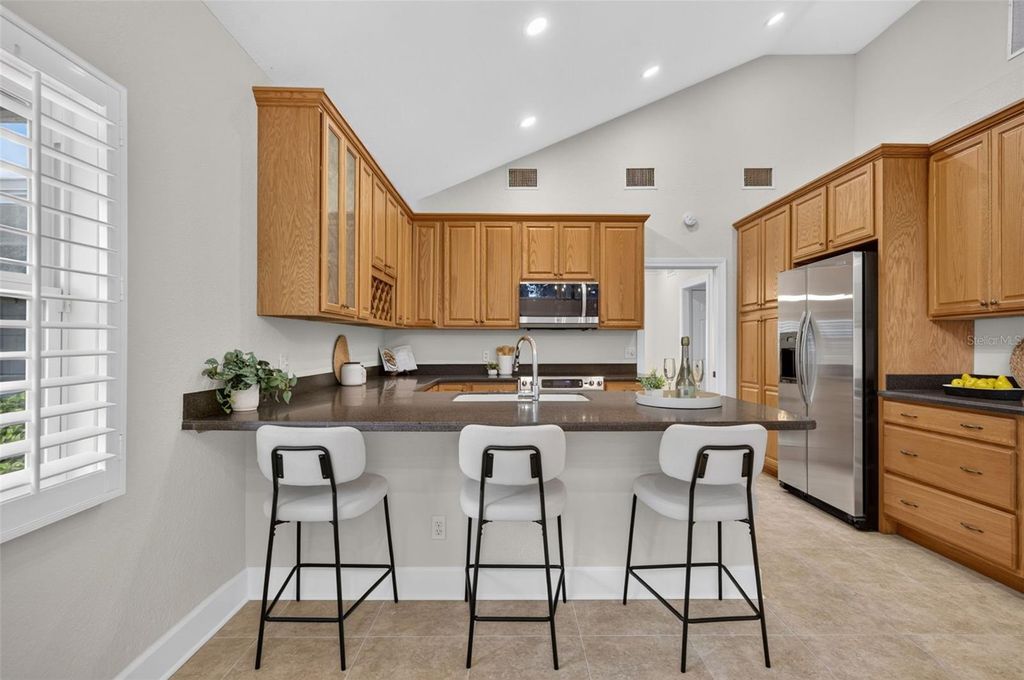 Image 7 of property listing at 1242 E RIDGEWOOD STREET, Orlando, FL 32803