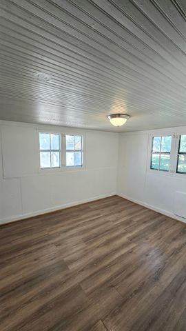 710 N 9th St, Salina, KS 67401