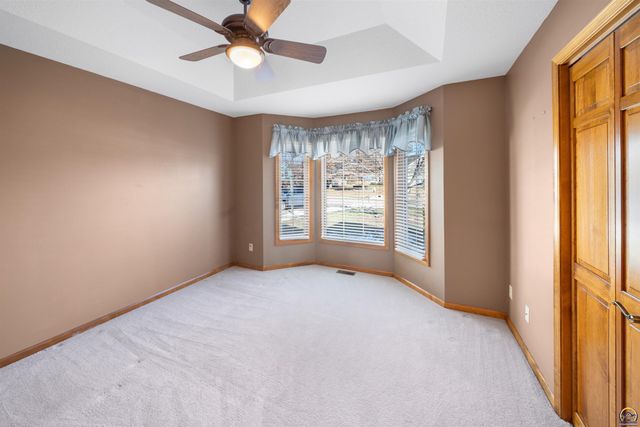 7929 SW 28th ST, Topeka, KS 66614