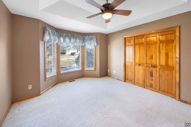 7929 SW 28th ST, Topeka, KS 66614