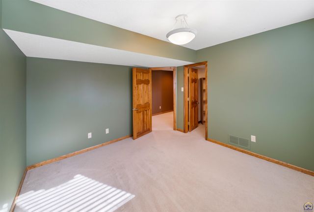 7929 SW 28th ST, Topeka, KS 66614