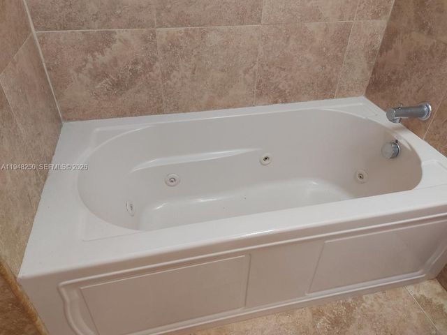 20033 NE 2nd Pl, Miami, FL 33179