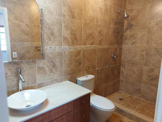 20033 NE 2nd Pl, Miami, FL 33179