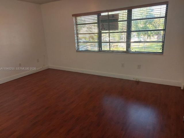 20033 NE 2nd Pl, Miami, FL 33179