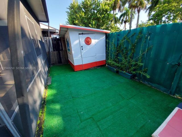 20033 NE 2nd Pl, Miami, FL 33179