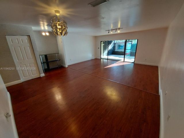 20033 NE 2nd Pl, Miami, FL 33179