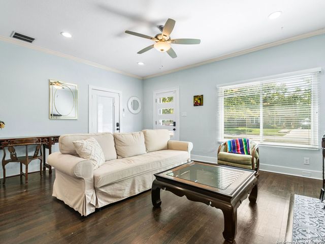 1419 Schley Avenue, San Antonio, TX 78210