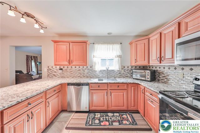 2235 Sky High Drive, Jackson Twp, PA 18321