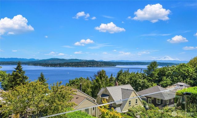 628 36th Avenue, Seattle, WA 98122