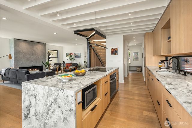 628 36th Avenue, Seattle, WA 98122