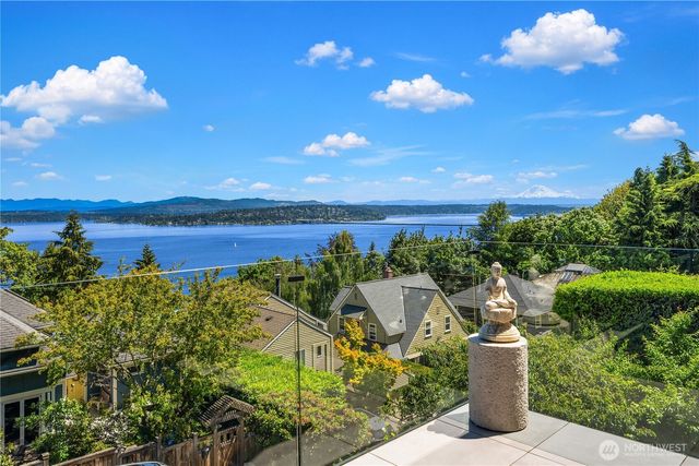 628 36th Avenue, Seattle, WA 98122