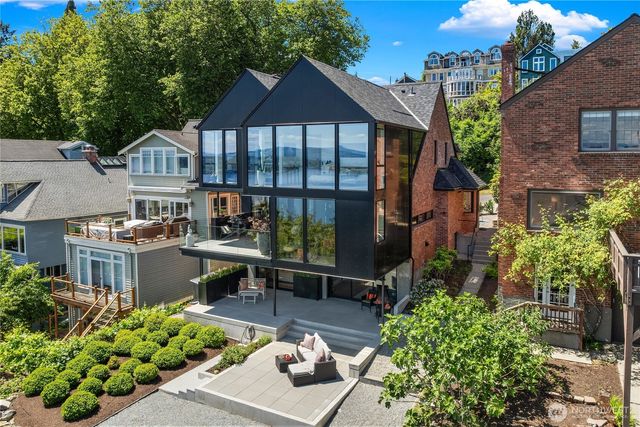 628 36th Avenue, Seattle, WA 98122
