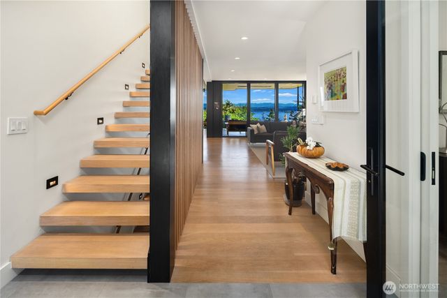 628 36th Avenue, Seattle, WA 98122