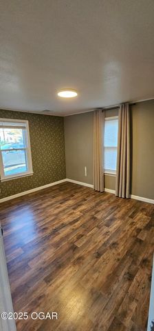 114 W Walton Street, Carl Junction, MO 64834