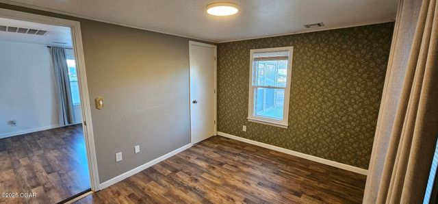 114 W Walton Street, Carl Junction, MO 64834