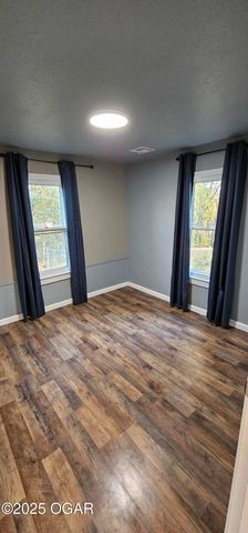 114 W Walton Street, Carl Junction, MO 64834