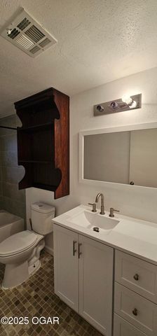 114 W Walton Street, Carl Junction, MO 64834