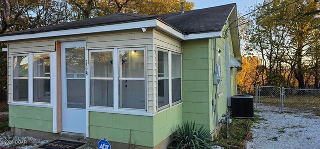 114 W Walton Street, Carl Junction, MO 64834