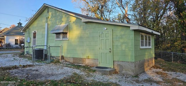 114 W Walton Street, Carl Junction, MO 64834