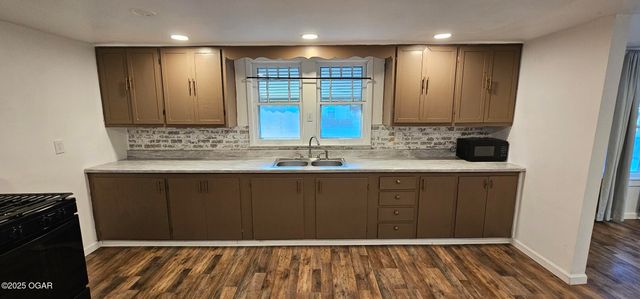 114 W Walton Street, Carl Junction, MO 64834