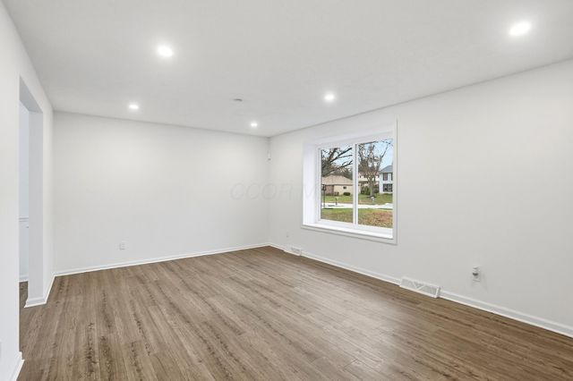 651 Cranfield Place, Columbus, OH 43213