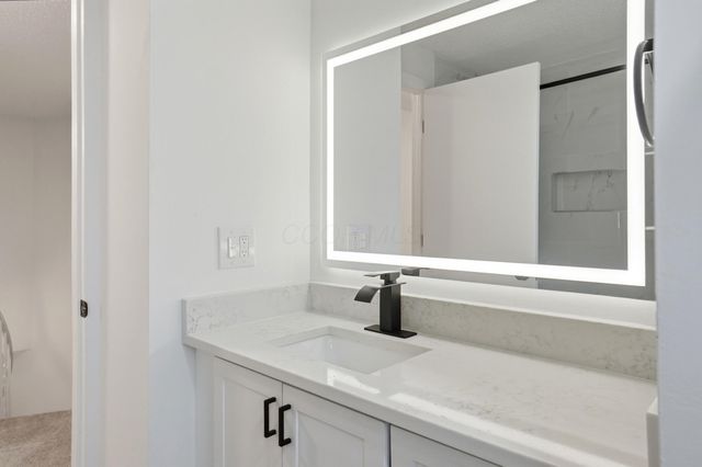 651 Cranfield Place, Columbus, OH 43213