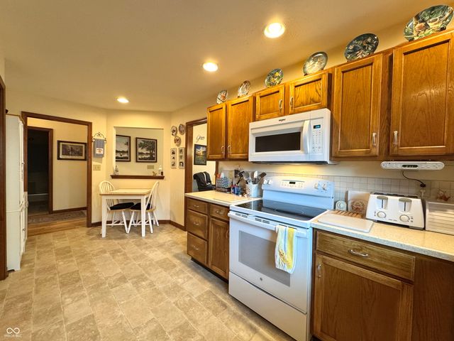 674 Cottage Lane, Greenwood, IN 46143