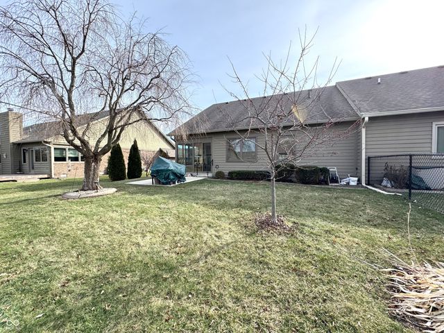 674 Cottage Lane, Greenwood, IN 46143