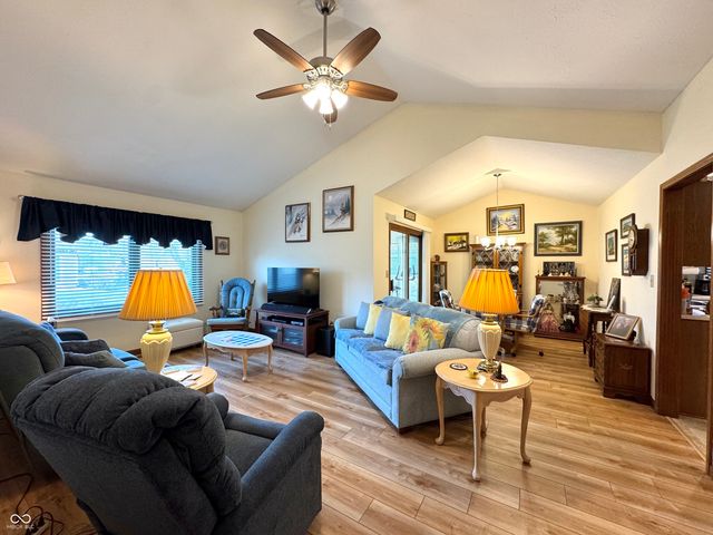 674 Cottage Lane, Greenwood, IN 46143