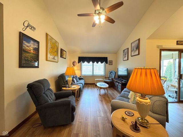 674 Cottage Lane, Greenwood, IN 46143