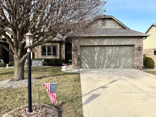 674 Cottage Lane, Greenwood, IN 46143