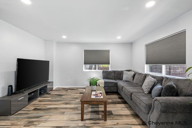 5816 PARKSIDE DR, Cheyenne, WY 82009