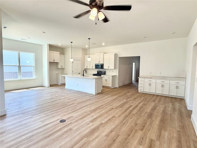2683 Roe Deer Street, Springdale, AR 72762