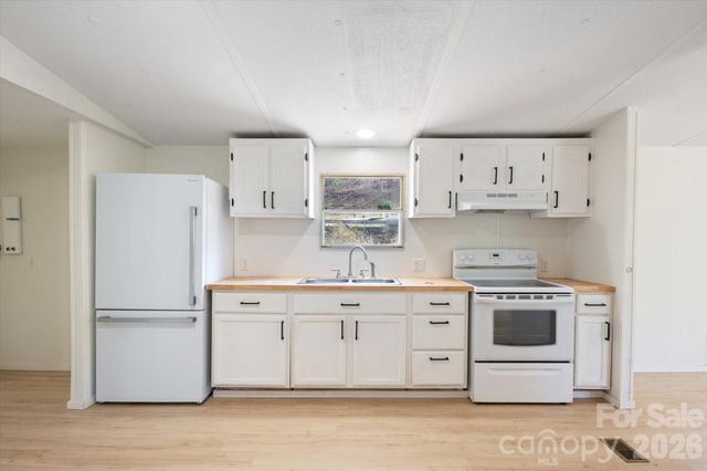 5580 Sugar Hill Road, Marion, NC 28752