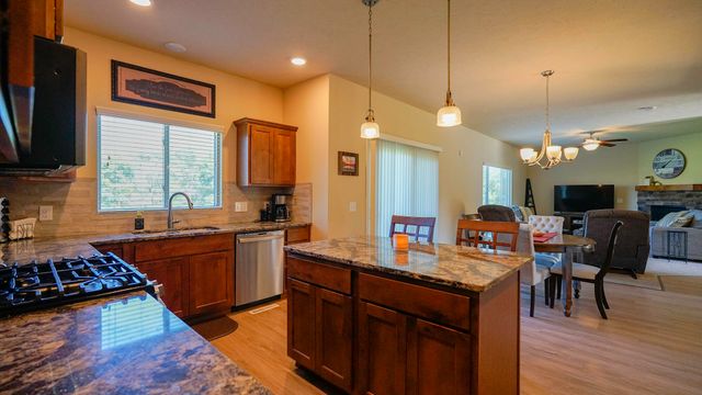 15110 S 17TH Street, Bellevue, NE 68123