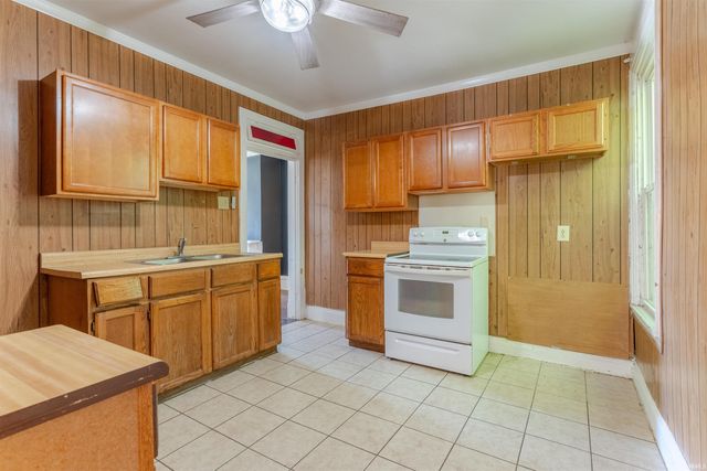 221 W Eighth Street, Mount Vernon, IN 47620